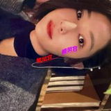 年轻美女