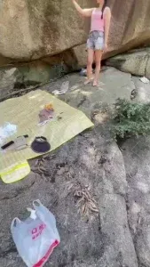 寻找刺激野外小河边操小妹妹真刺激！全程高能！
