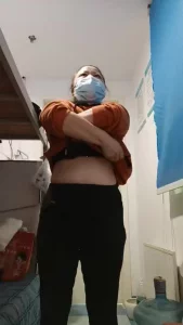 熟女阿姨自拍发骚勾引我，大屁股骚婊子