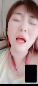 两根手指自慰白浆四溢！实拍良家少妇自慰给我看白浆流到菊花