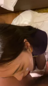 空乘专业的小炮友口活儿是真好 用鸡巴猛抽她脸
