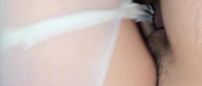 后续来了！猛插05年新疆女大 白丝对镜狠狠的插 微露脸