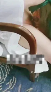 黑丝高跟老婆3p单男