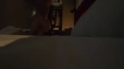 叫声刺激的女友在床上肆意享受