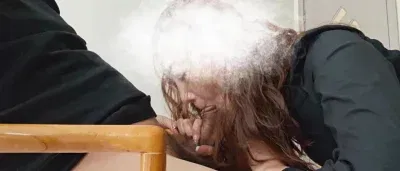分别一周，在办公室就迫不及待口了起来