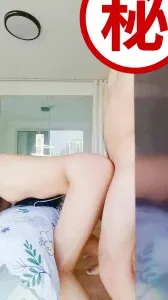 18岁少女连续抽搐高潮，玉腿翘臀叫声销魂