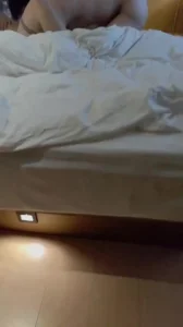 看着妻子3p