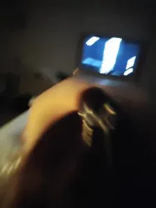 刚下班的少妇来酒店吃鸡