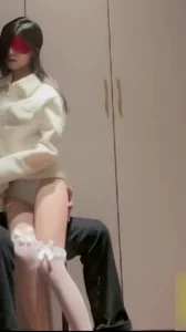 白丝小母狗镜前后入