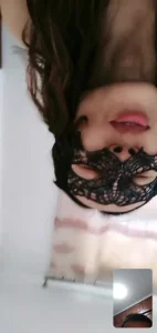 裸聊良家人妻！人妻自慰白浆超级多勾引我忍不住射她骚逼