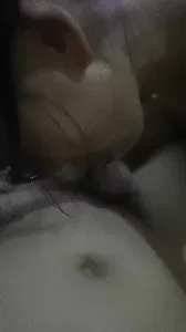 教师老婆露脸分享，戴眼镜的母狗