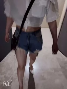大师姐楼梯间邂逅邻居！被陌生人搞的感觉好棒！