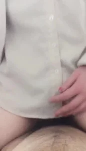 炮友刚开始不让拍，插进去就老实了，最后微露脸