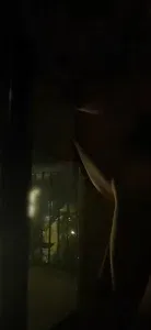 阳台后入，打开门居然有人走过，不知道有没有被看到