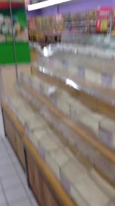 牛逼超市里人来人往口交