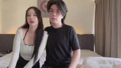 你这么骚 你男友知道么 哈哈哈