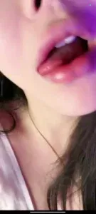 颜值非常在线的妹妹一对一，巨乳，各种姿势表情诱惑真的绝了