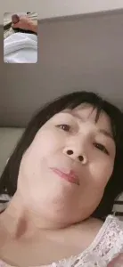 裸聊良家人妻！看到我大鸡吧几下她的白浆就出来了