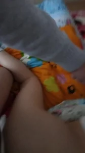 爸妈一出门就等不急让我来艹的小骚货，扎好双马尾等我后入