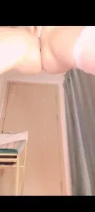淫水嫩妹高潮自慰！白虎嫩逼。
