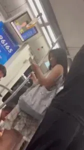 BJ 地铁反差学生妹 抓拍搭讪直接带回家打桩
